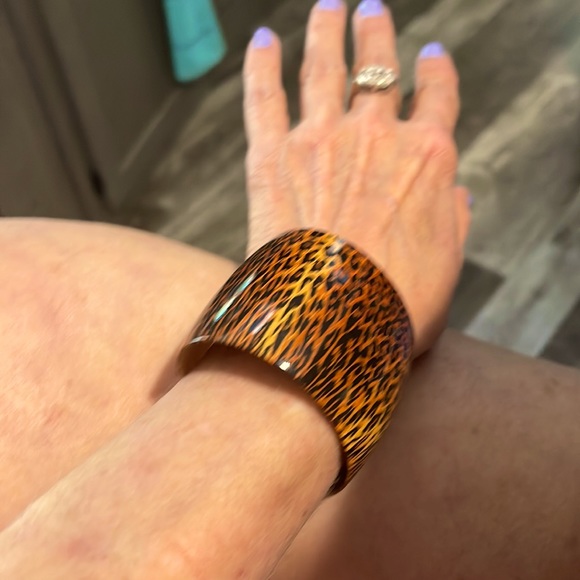 Joan Rivers Leopard cuff - Picture 3 of 6